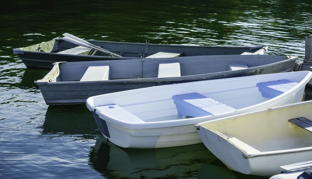 Who should pay insurance deductible for damaged boat slip?